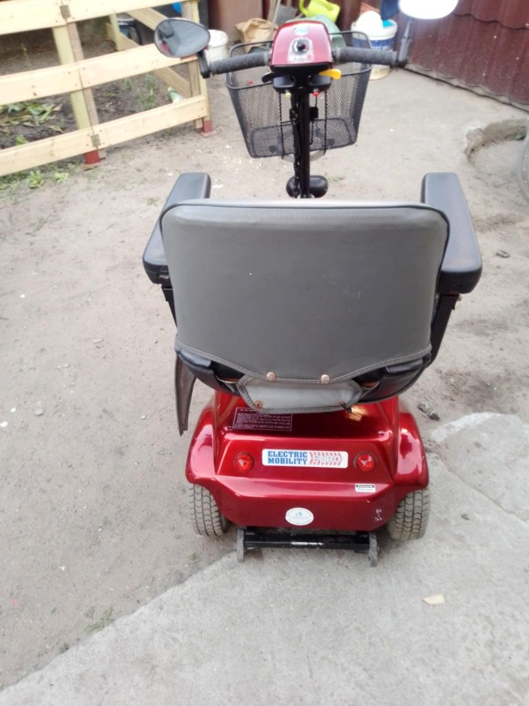 Wozek inwalidzki elektryczny