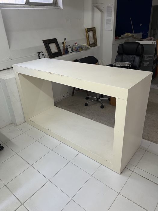 Mesas brancas de estudio/escritorio