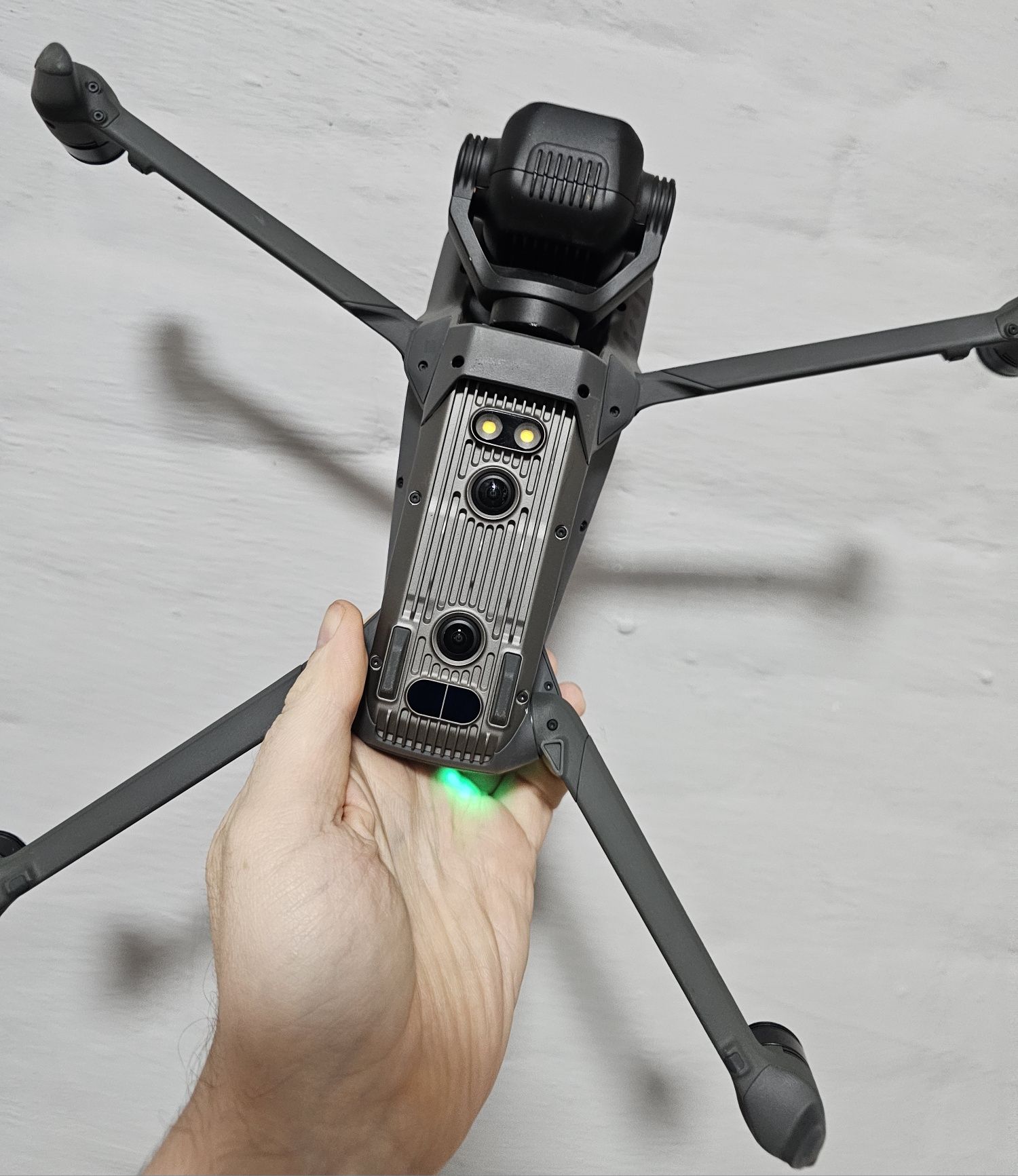 квадрокоптер Dji Mavic 3Pro (чистый аккаунт)