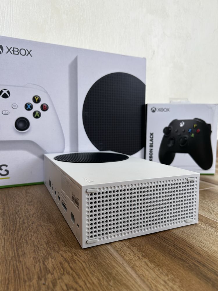 Xbox Series S +2 геймпада 512GB