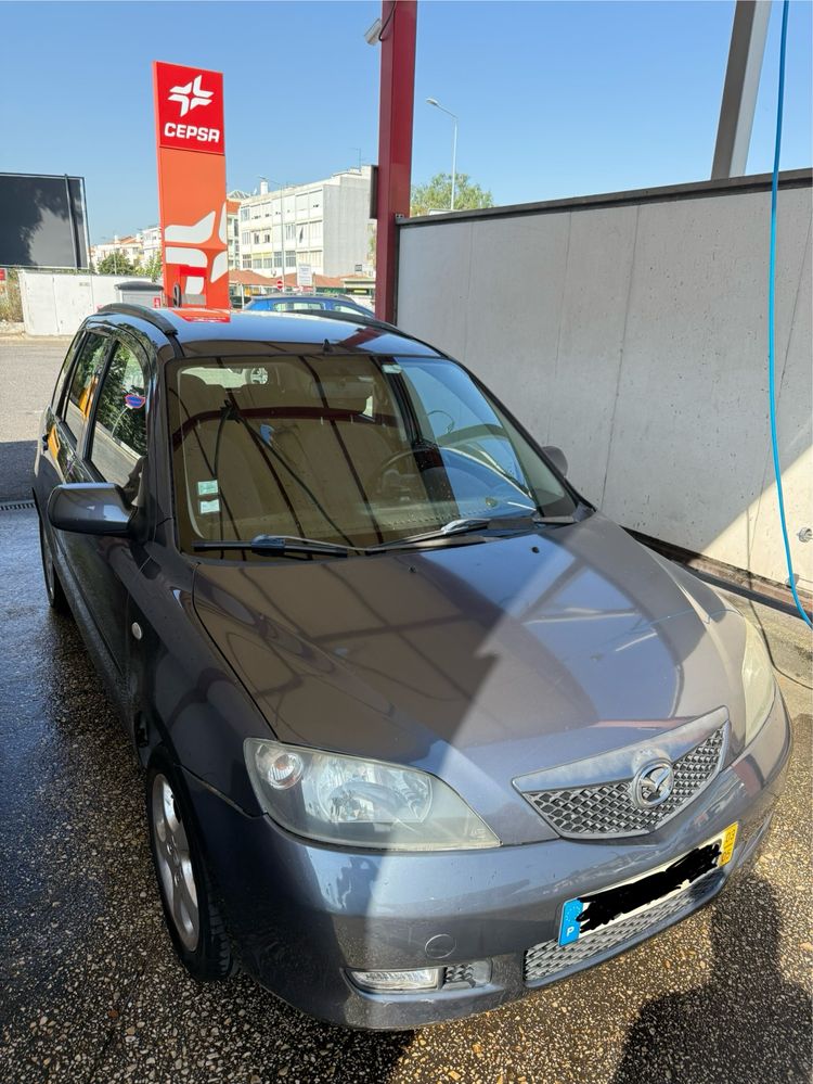 Carro Mazda 2