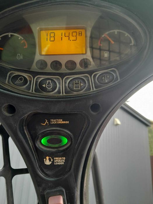 Продам навантажувач BOBCAT T450
