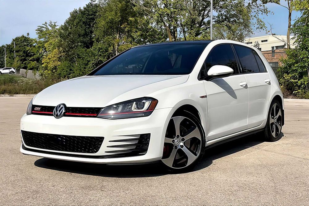 Volkswagen Golf      2017