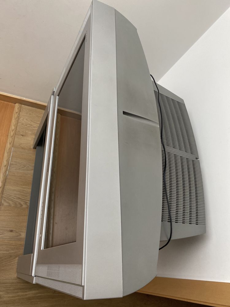TV Samsung antiga 76cm com movel