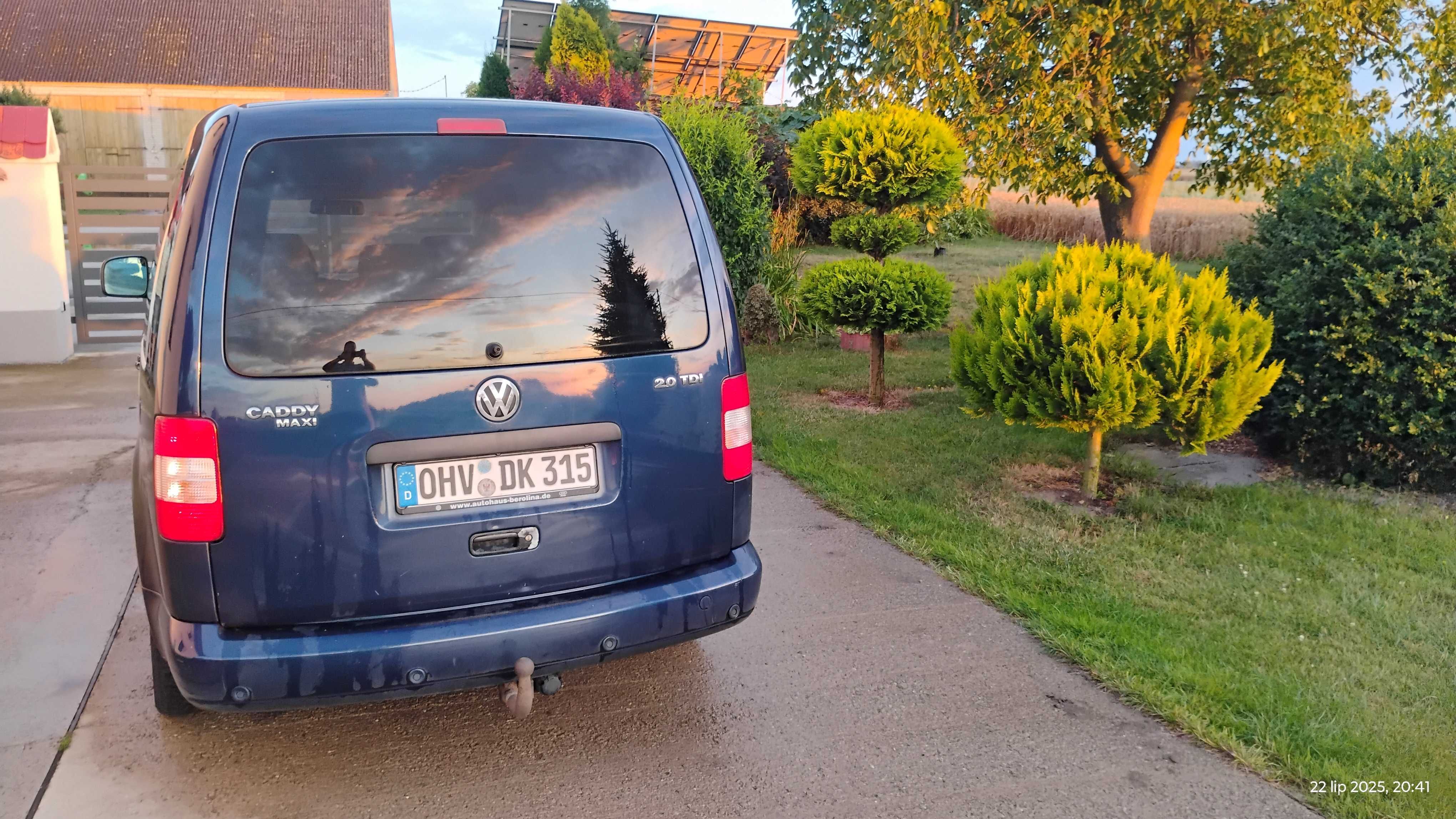 VW Caddy Maxi w bardzo bogatej wersji