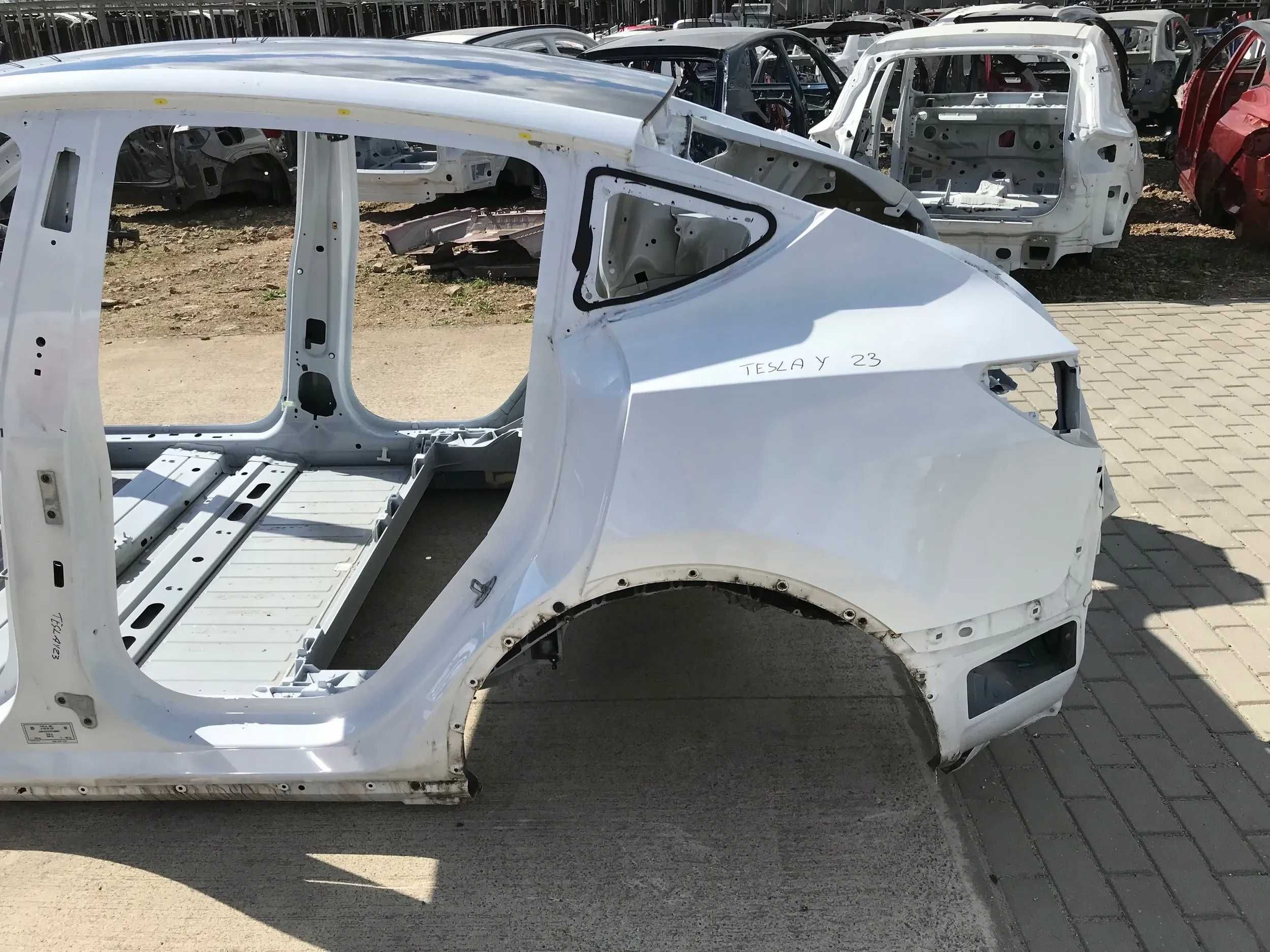 Tesla Model Y Крило заднє, фільонка, чверть - рестайл дорестайл