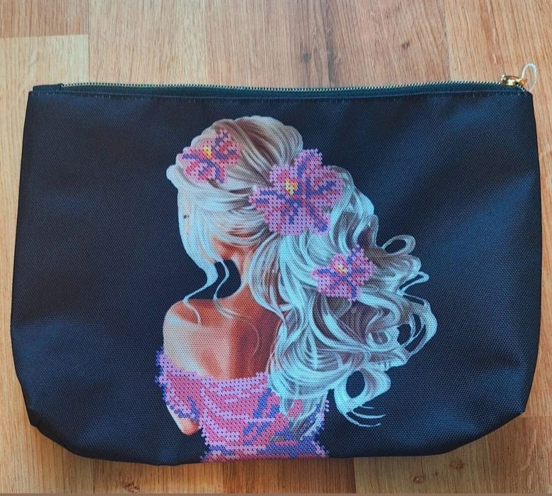 Kosmetyczka bardzo ładna