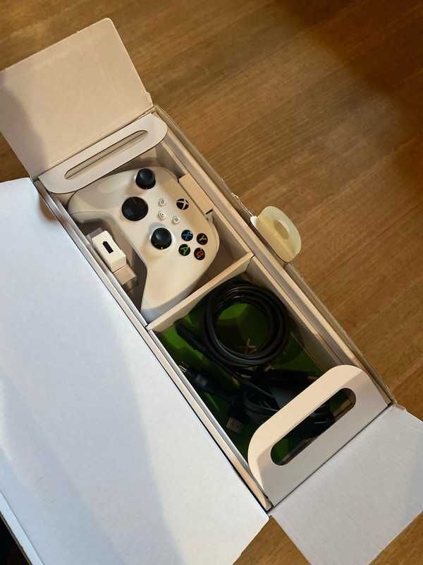 Xbox Series S  em caixa e com fatura