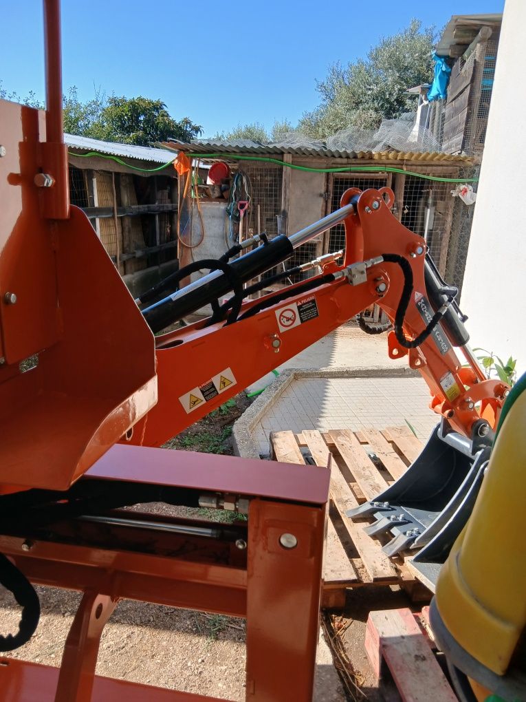 Vendo retro para trator como nova .