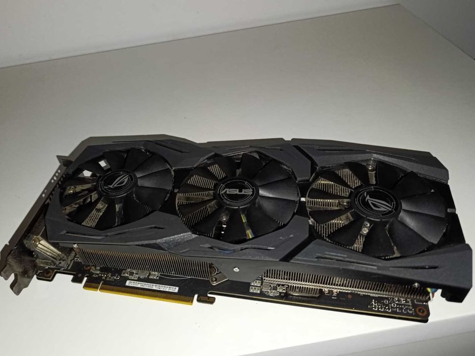 ROG Strix GTX 1070 Ti + Fonte