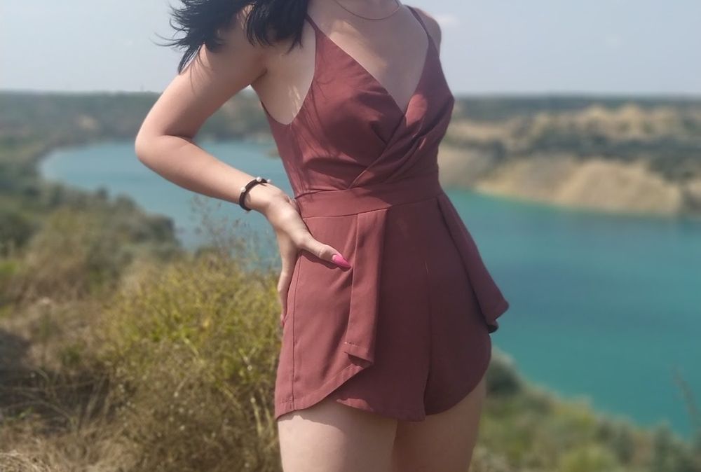 Літній комбінезон гарного кольору