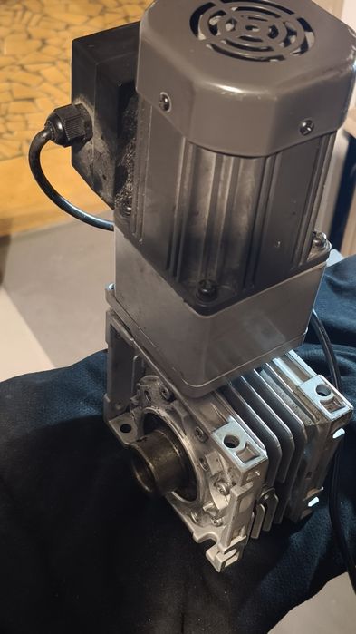 Silnik do pieca Linix YN90-40