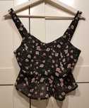 Krótki top w kwiaty Missguided XXS