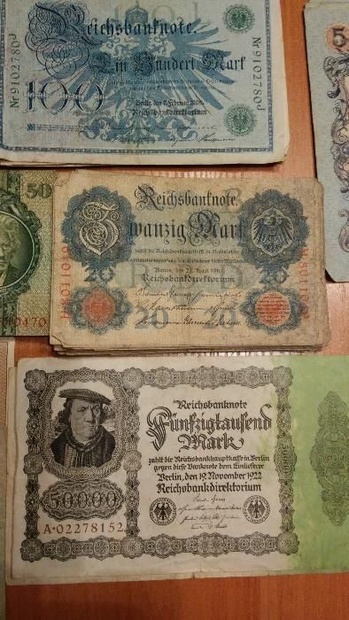 Banknoty. 380 sztuk. Marki niemieckie Ruble rosyjskie i inne