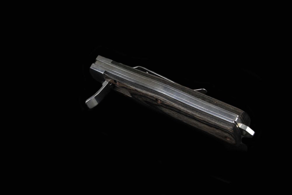 Nóż scyzoryk sprężynowy  model PREDATOR typ zamka Mikov KN27