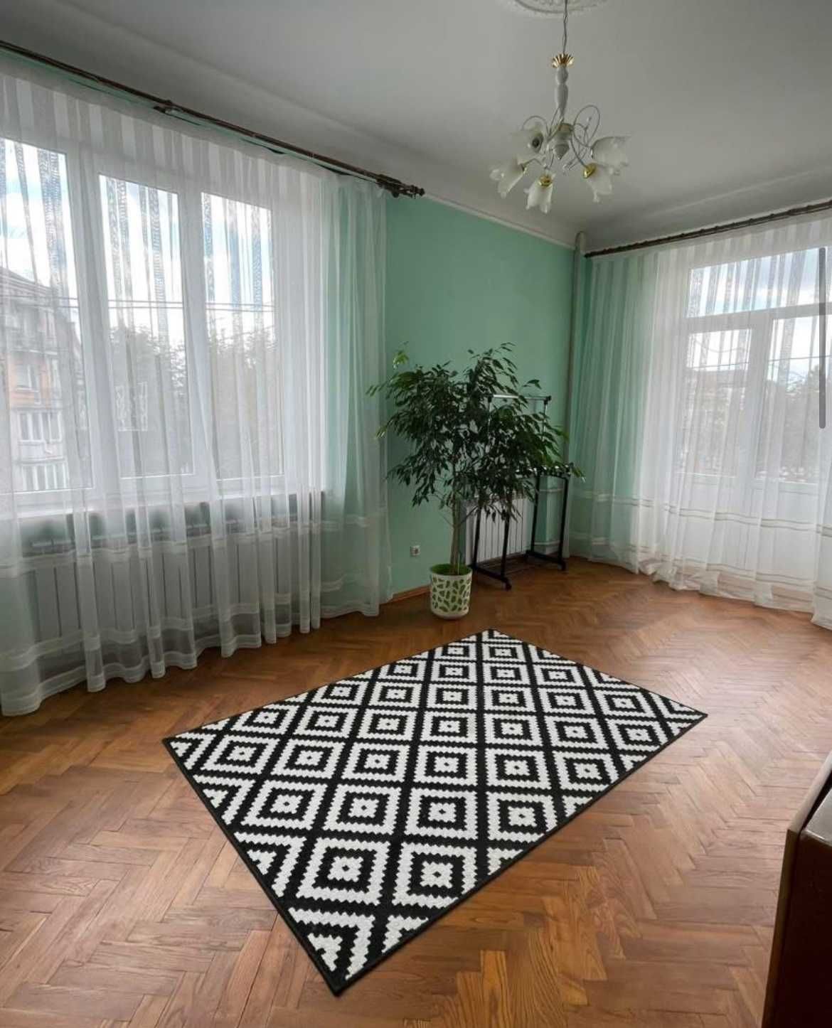 Продаж 3-кімнатної квартири, вул. Руська