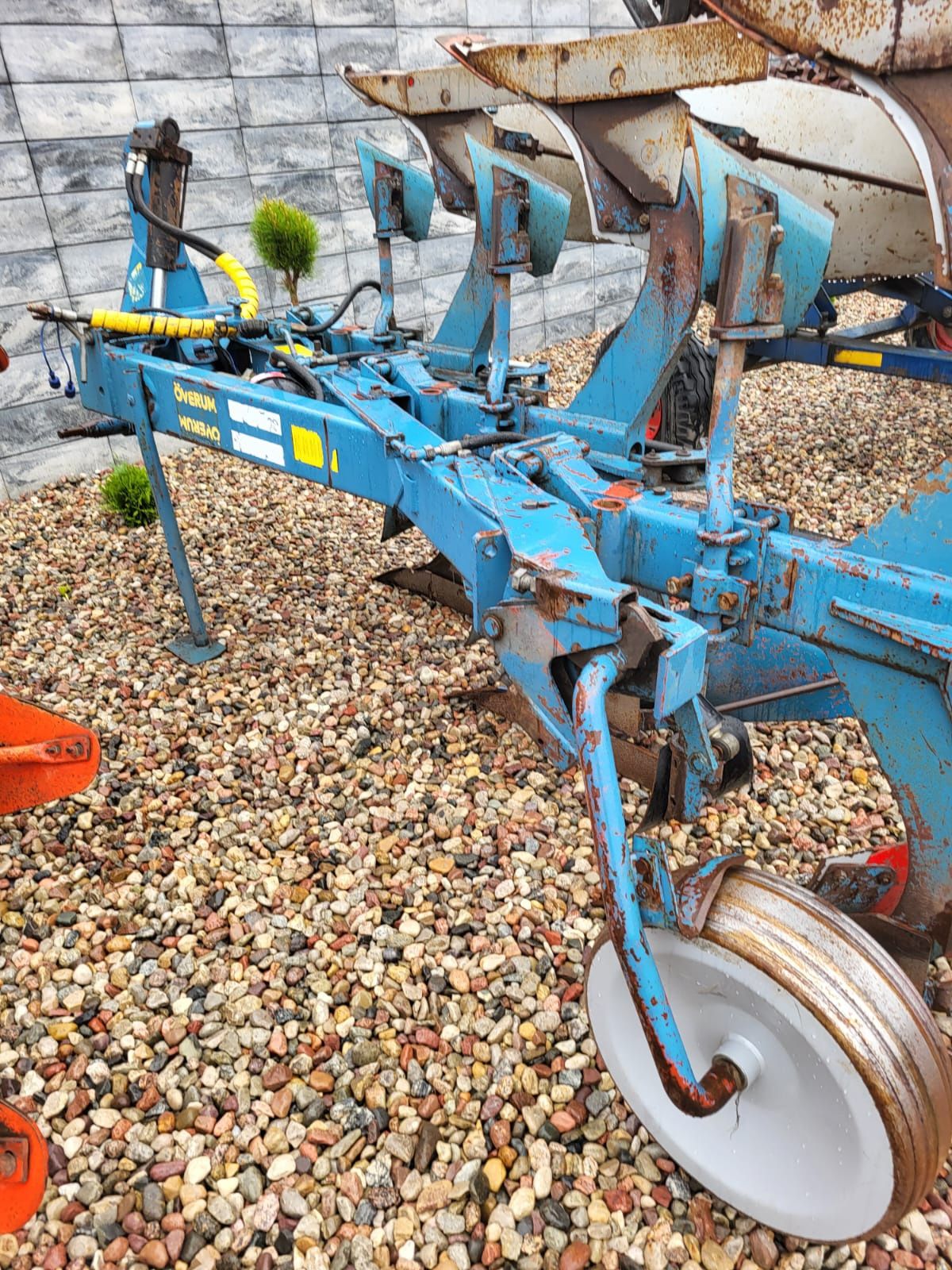 Pług overum kuhn  obrotowy zab hydrauliczne agrolux  ladny stan