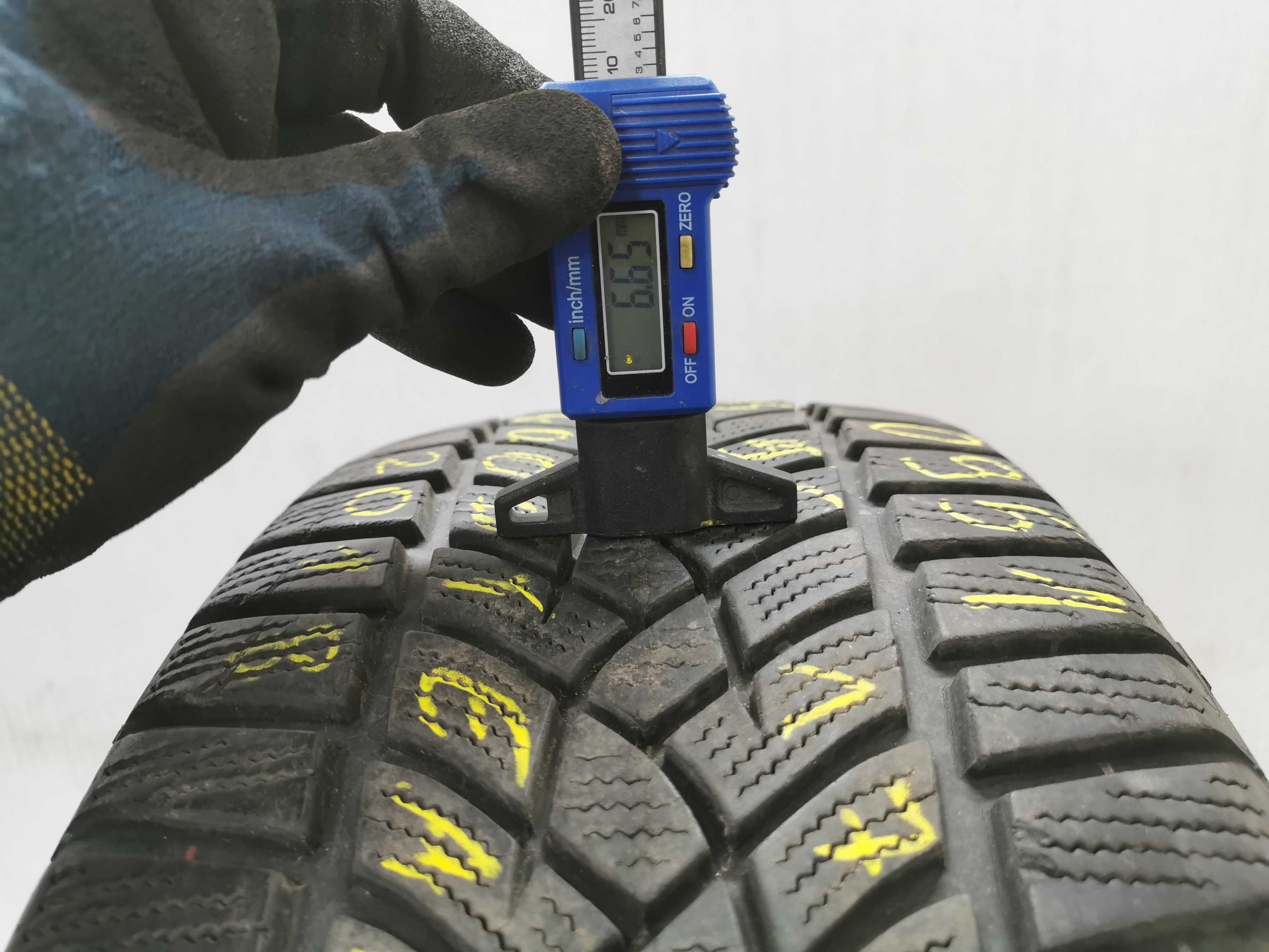Goodyear Ultragrip Performance Gen-1 215/55r17 98V 6,6mm XL Rant N0951