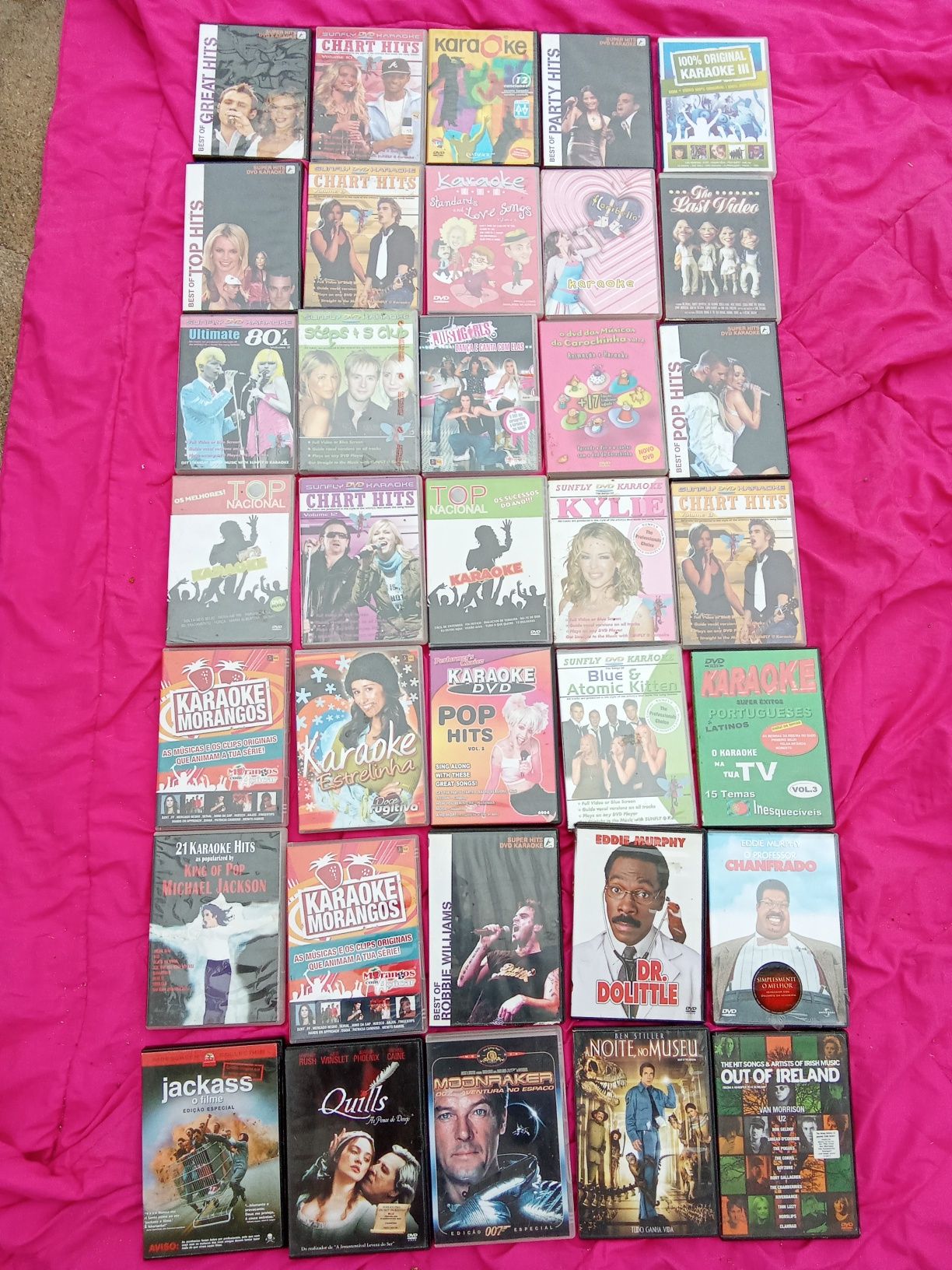 35 DVDs a maioria de karaoke