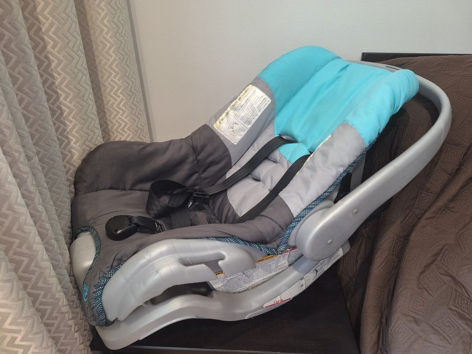 Автокрісло-переноска Evenflo для немовляти (2–10 кг)