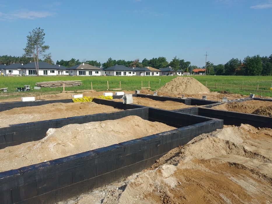 Budowa domów, budynków gospodarczych.