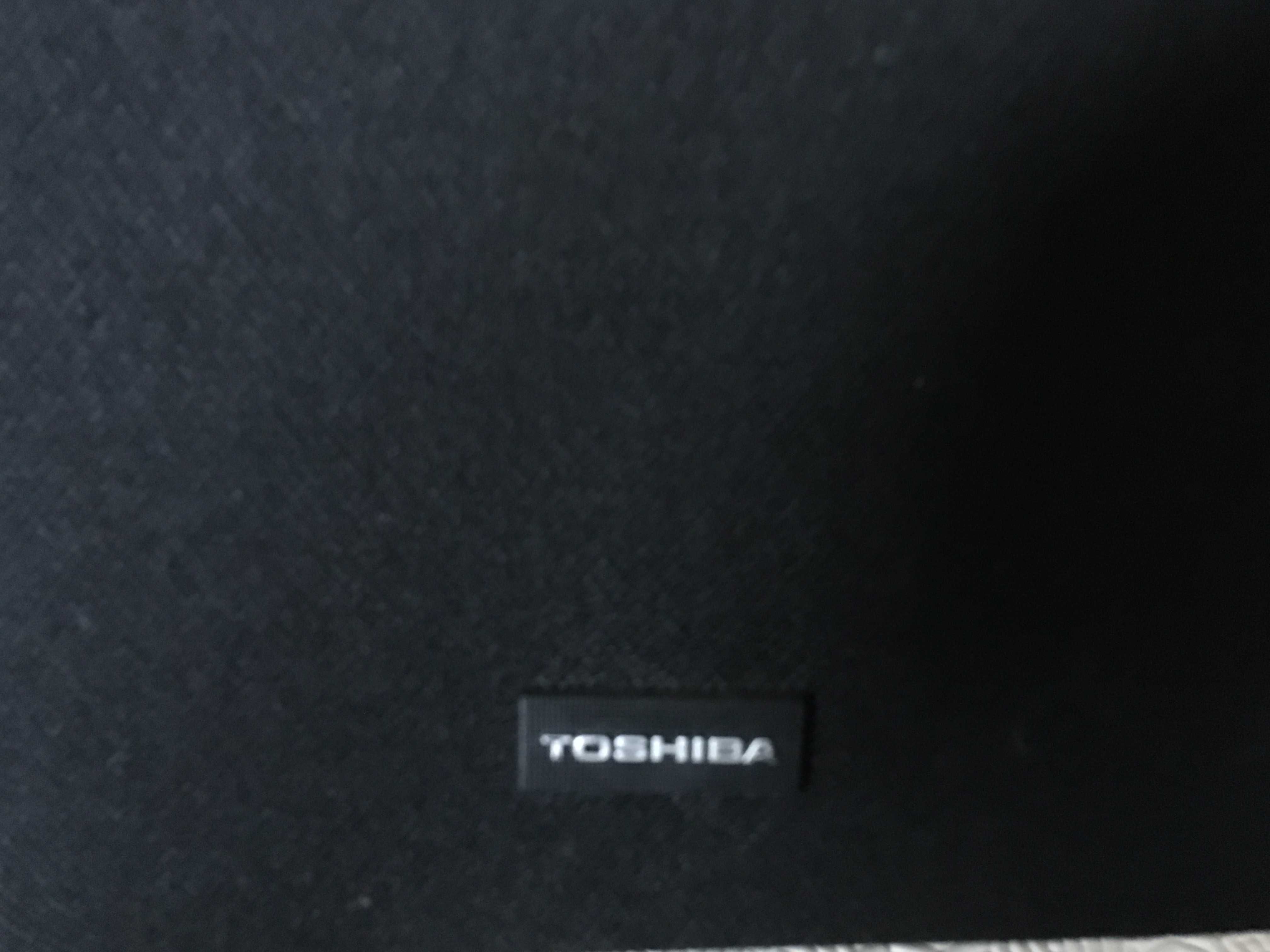 Aparelhagem Toshiba gira discos, radio, leitor de cassetes e 2 colunas