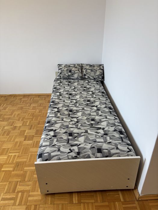 Tapczan jednoosobowy używany