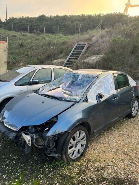 Citroen C4 acidentado (para peças) com motor