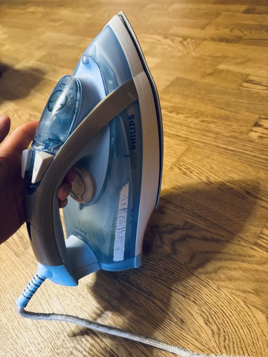 Праска Philips.