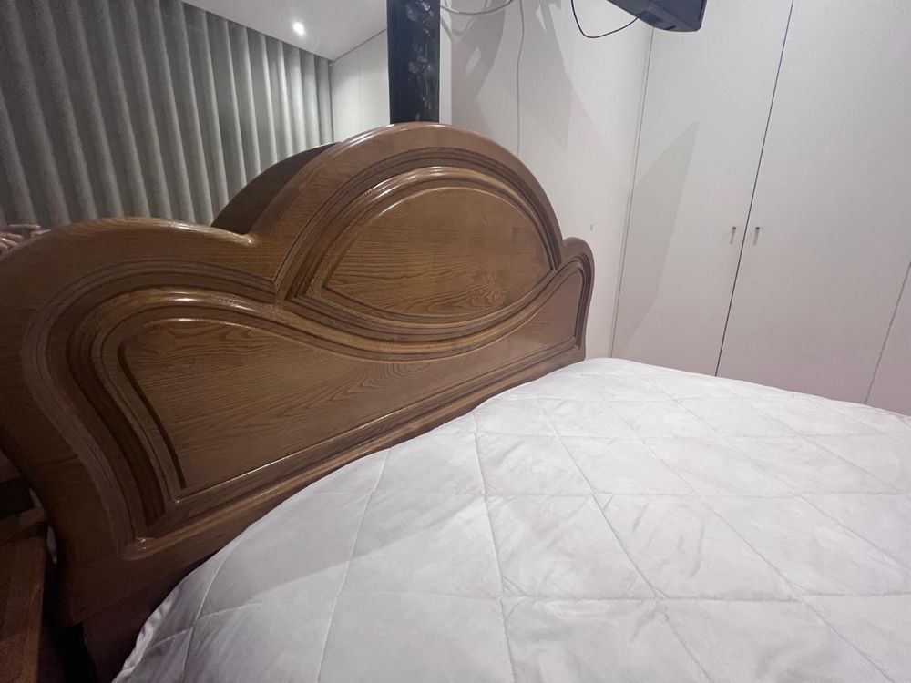 Cama Casal sem colchao e 2 mesas cabeceira