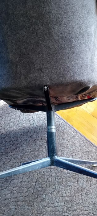 Fotel obrotowy muszelka PRL