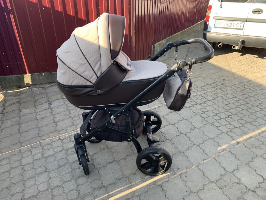 Продам коляску 2 в 1
