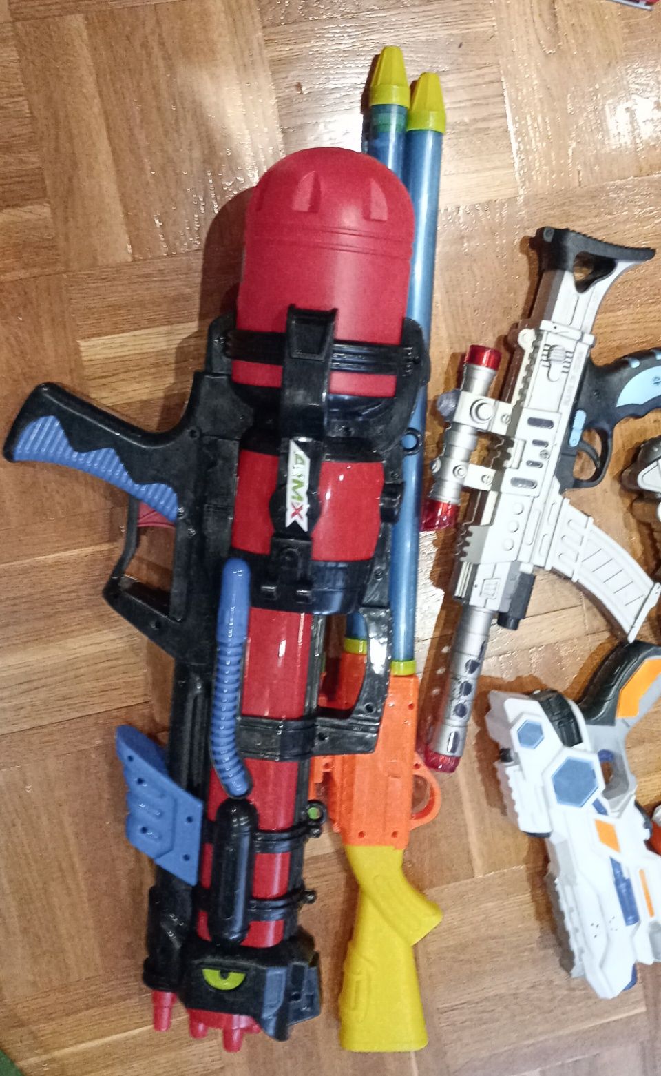 Zabawki broń pistolety karabiny dużo