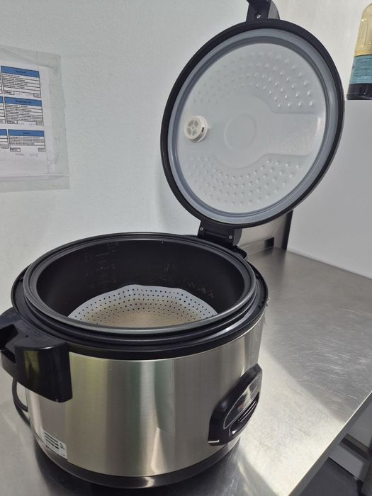 Рисоварка в гарному стані