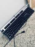 Klawiatura niemiecka HP na usb qwertz srebrna czarna