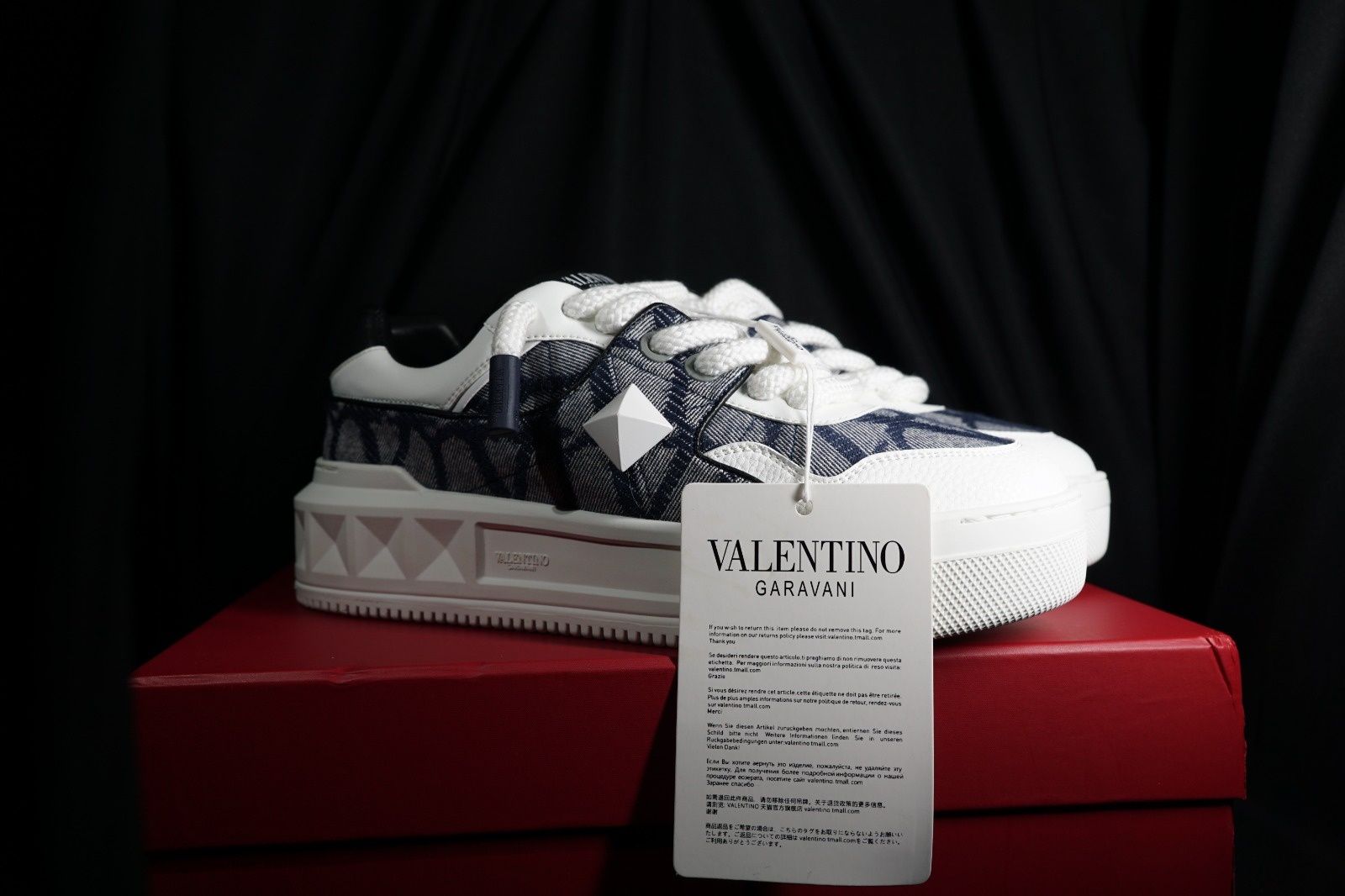 Valentino Garavani One Stud XL Toile Iconographe sneakers
