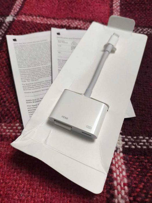 Кабель HDMI для передачи изображения на екран или проектор