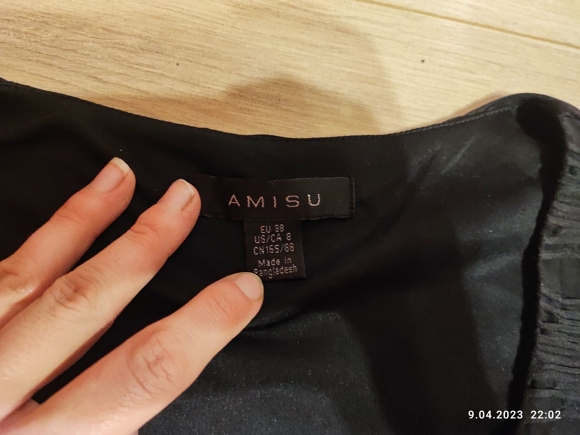 Czarna sukienka Amisu S