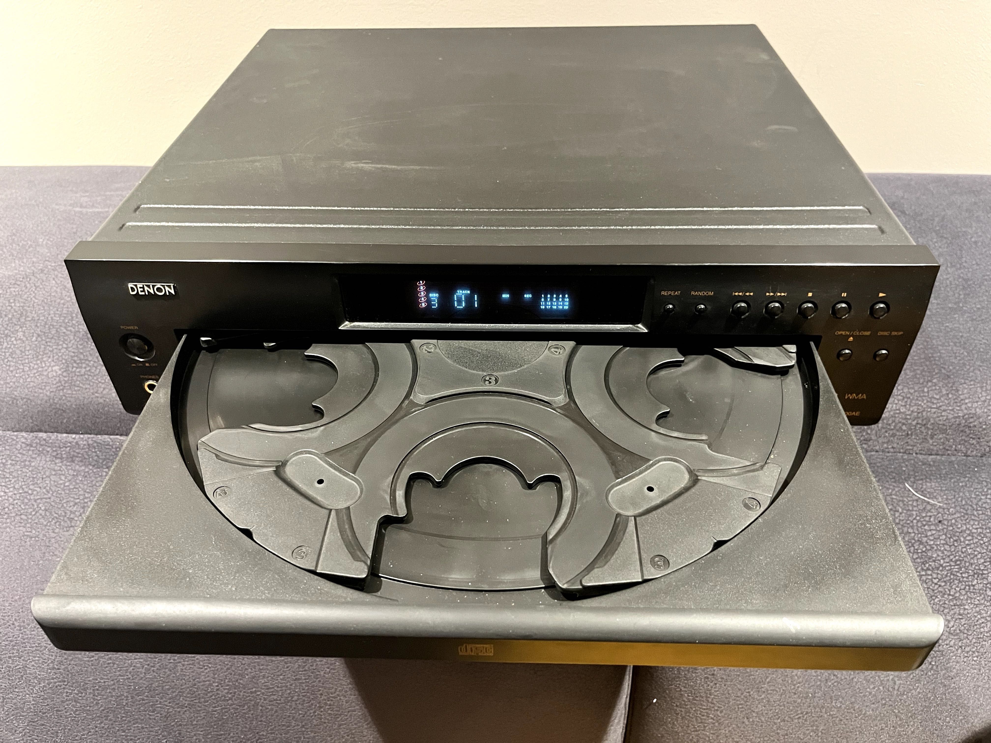 Odtwarzacz CD Denon DCM-500AE