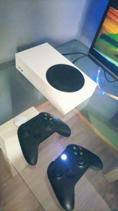 Xbox Series S 512Gb 2 pady