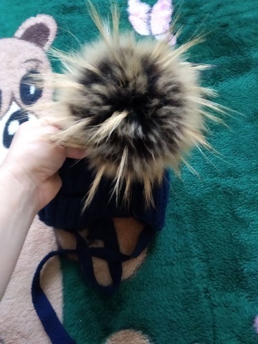 зимняя шапочка с бубоном