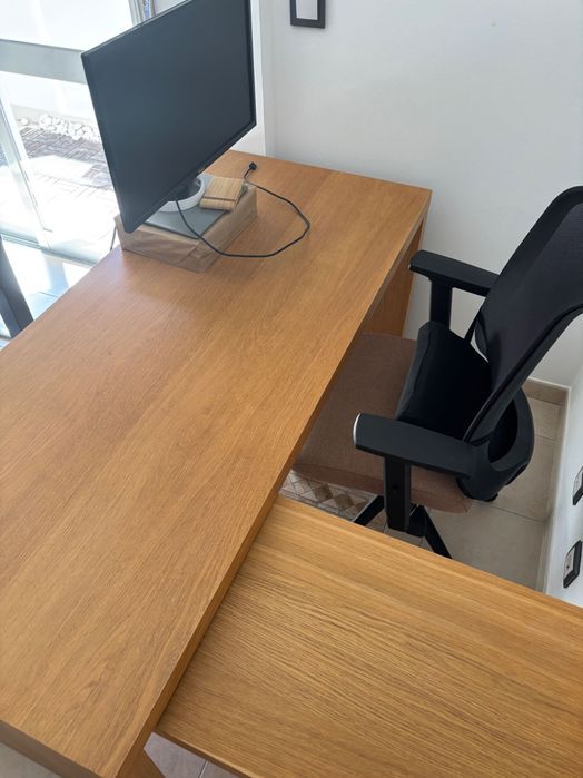 Secretária para escritório