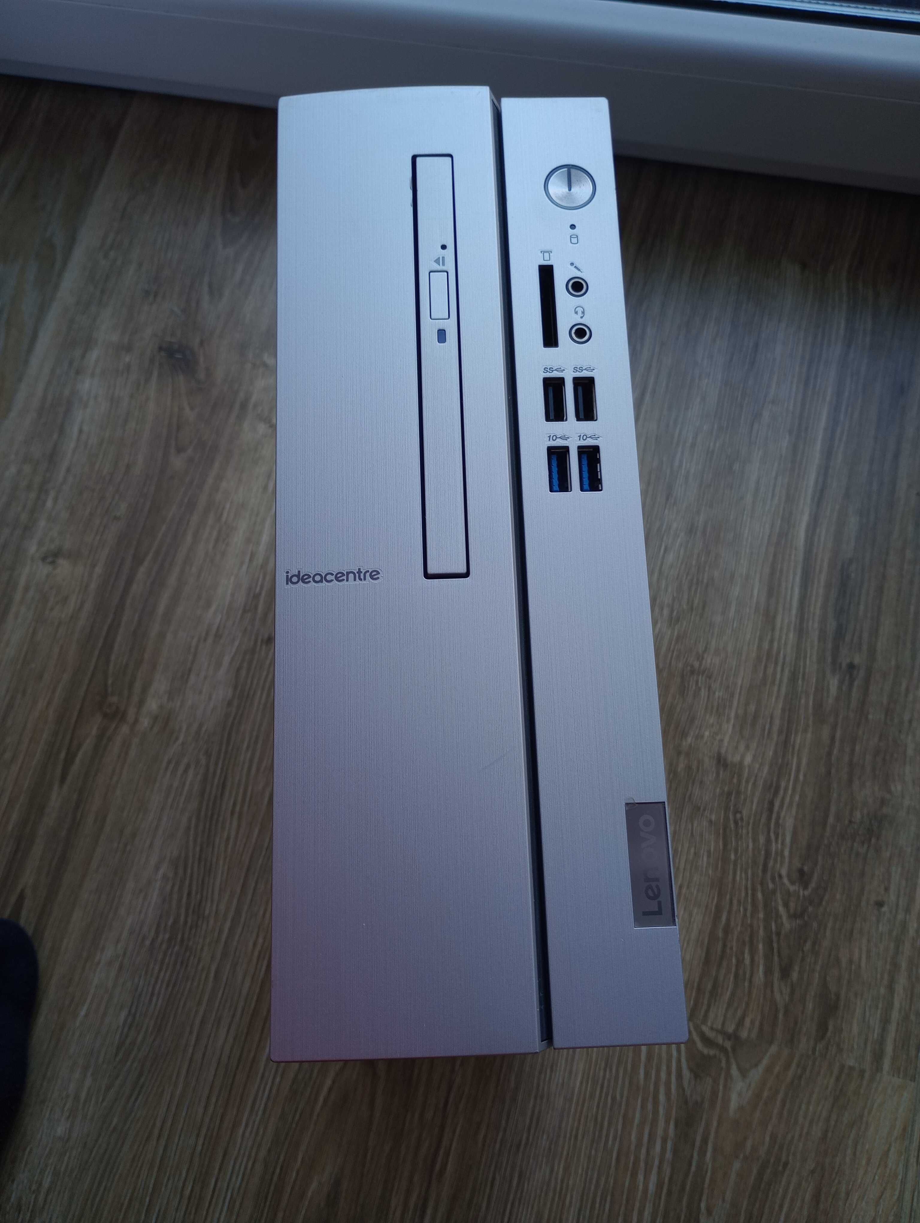 Komputer stacjonarny Lenovo