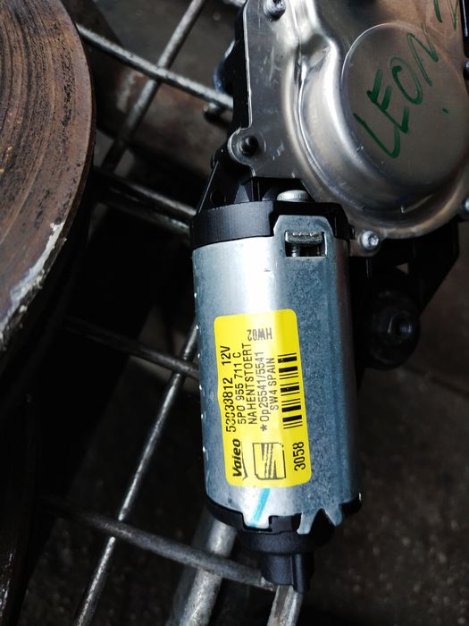 Seat Leon 2 mechanizm tylnej wycieraczki