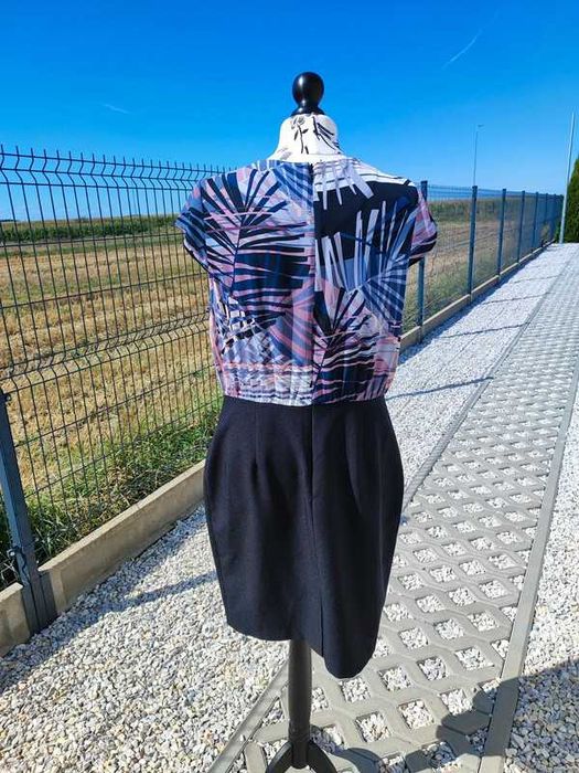 Wyprzedaż sukienka Papaya XL 42 wzorki odcięcie rękawek czarna fiolet