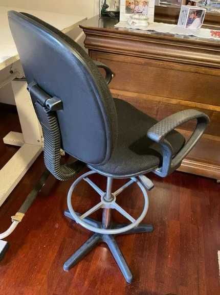 Estirador 1.50*0.90 com máquina de desenho e cadeira