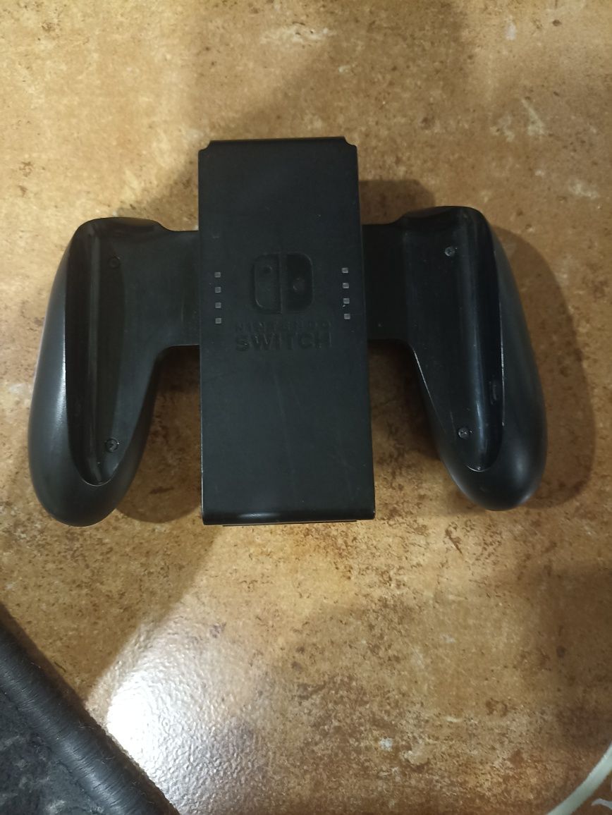 Nintendo Switch OLED – ekran + dock + grip + etui (bez Joy-Conów i ład
