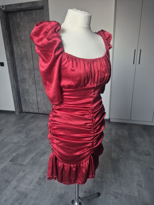 Nowa czerwona drapowana sukienka marszczona satynowa mini Missguided