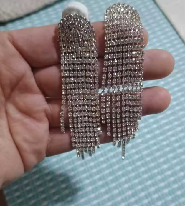 Свадебные длинные серьги со стразами