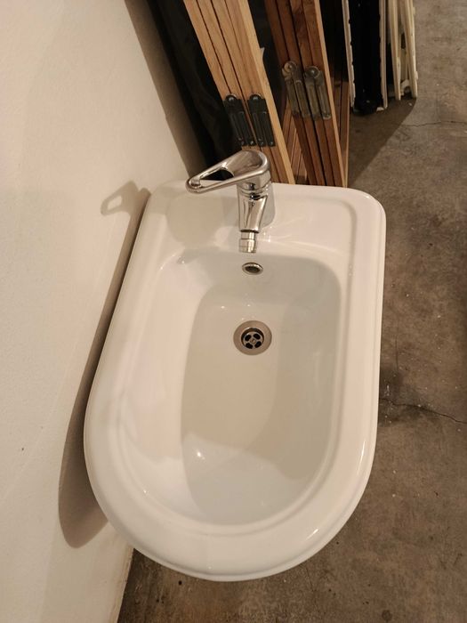 Bidé em bom estado